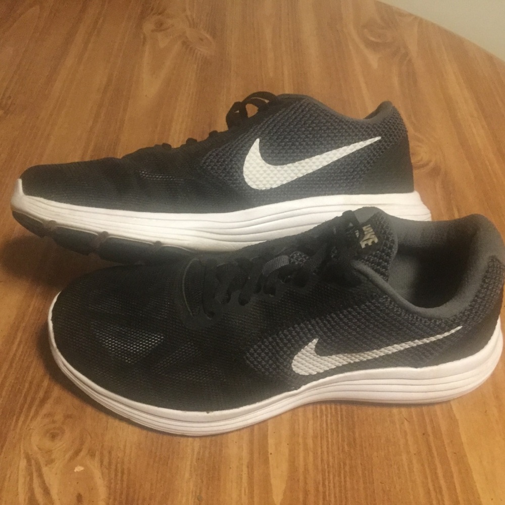 Nike Revolution 3